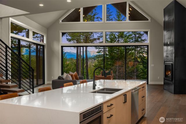 831 Gold Leaf Lane, Cle Elum, WA 98922