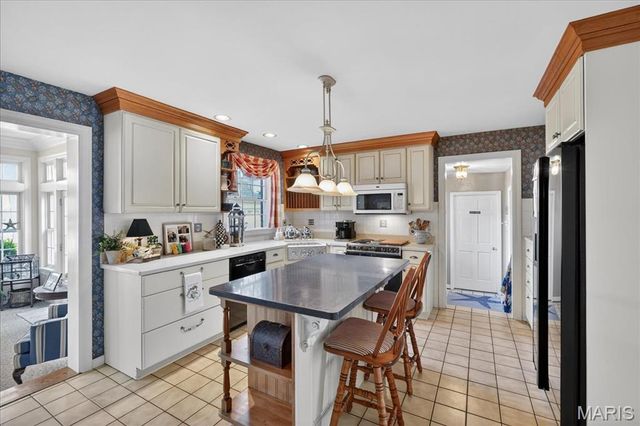 12949 Baalbek Drive, Sunset Hills, MO 63127