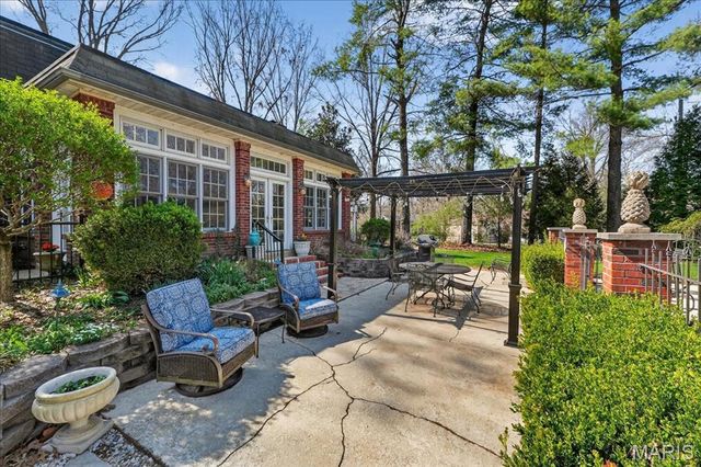 12949 Baalbek Drive, Sunset Hills, MO 63127