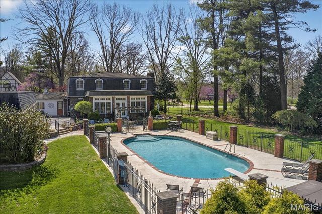 12949 Baalbek Drive, Sunset Hills, MO 63127