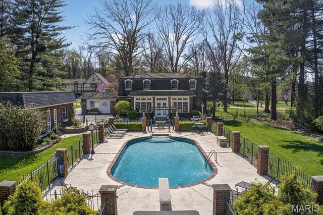 12949 Baalbek Drive, Sunset Hills, MO 63127