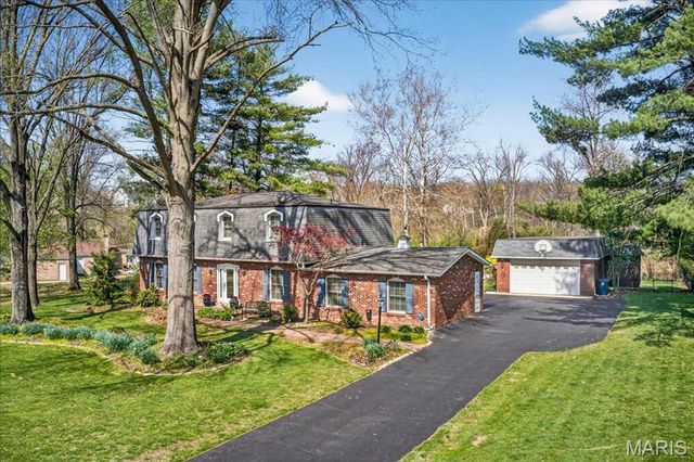 12949 Baalbek Drive, Sunset Hills, MO 63127