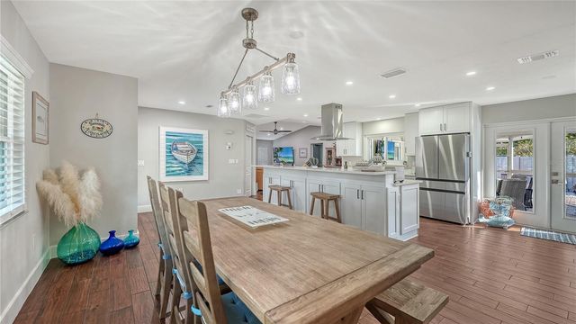 4609 W 33 AVENUE, Bradenton, FL 34209