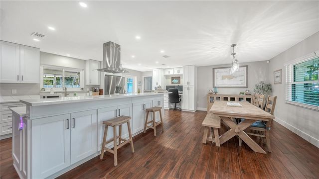 4609 W 33 AVENUE, Bradenton, FL 34209