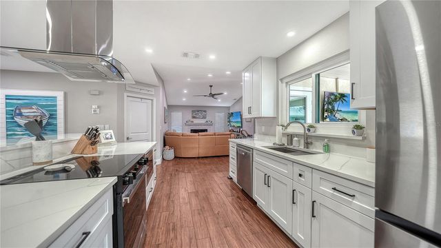 4609 W 33 AVENUE, Bradenton, FL 34209