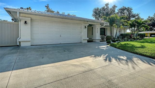 4609 W 33 AVENUE, Bradenton, FL 34209