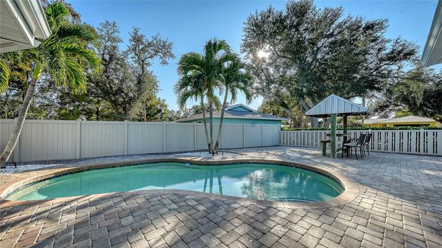 4609 W 33 AVENUE, Bradenton, FL 34209
