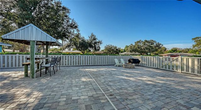 4609 W 33 AVENUE, Bradenton, FL 34209