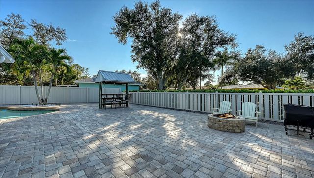 4609 W 33 AVENUE, Bradenton, FL 34209