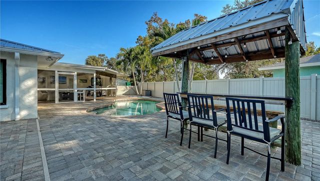 4609 W 33 AVENUE, Bradenton, FL 34209