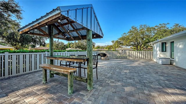 4609 W 33 AVENUE, Bradenton, FL 34209