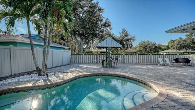 4609 W 33 AVENUE, Bradenton, FL 34209