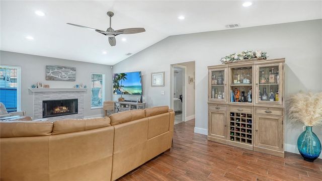 4609 W 33 AVENUE, Bradenton, FL 34209