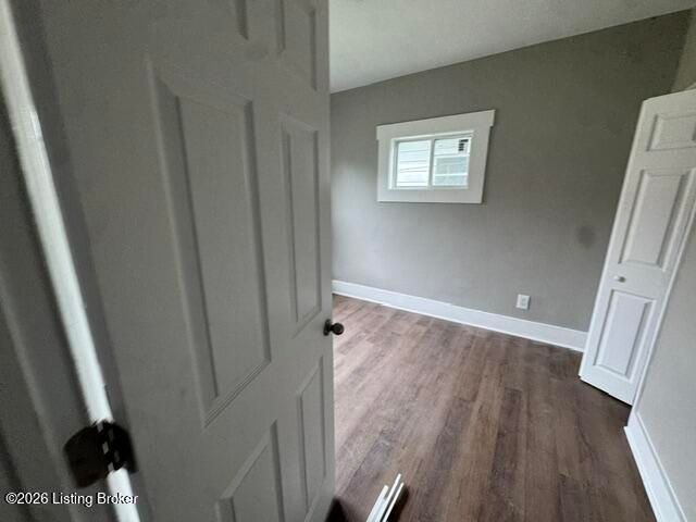 2732 Chase Ct, Louisville, KY 40211