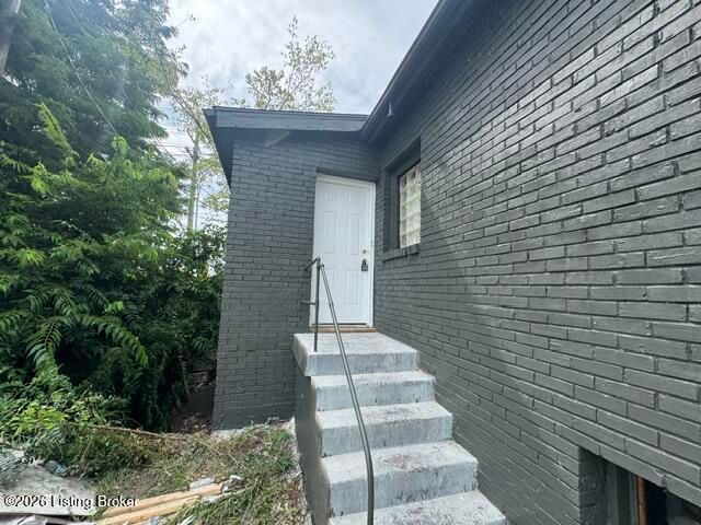 2732 Chase Ct, Louisville, KY 40211