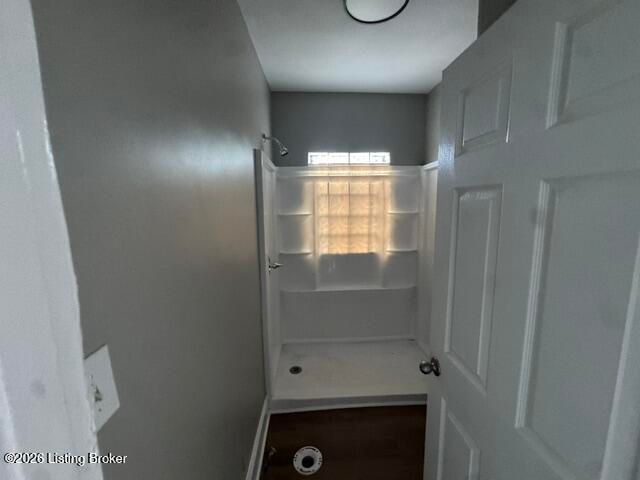 2732 Chase Ct, Louisville, KY 40211
