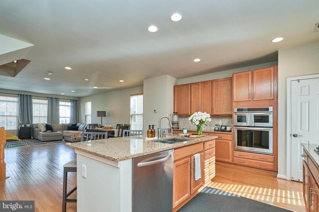 3061 WATERLOO LN, Fairfax, VA 22031