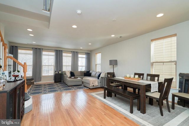 3061 WATERLOO LN, Fairfax, VA 22031