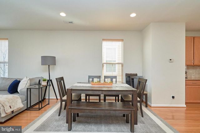 3061 WATERLOO LN, Fairfax, VA 22031