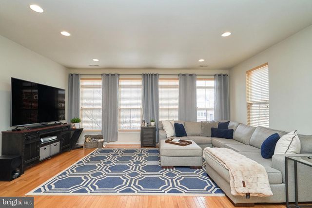 3061 WATERLOO LN, Fairfax, VA 22031