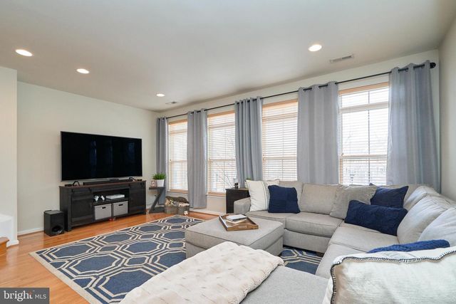 3061 WATERLOO LN, Fairfax, VA 22031