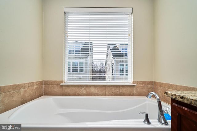 3061 WATERLOO LN, Fairfax, VA 22031