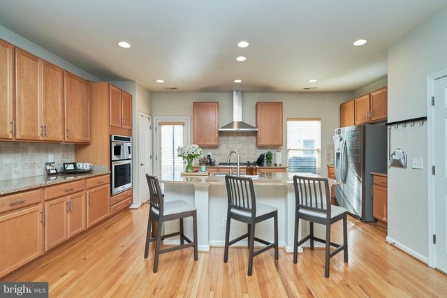 3061 WATERLOO LN, Fairfax, VA 22031