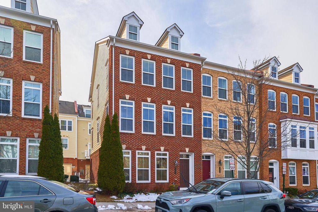 3061 WATERLOO LN, Fairfax, VA 22031