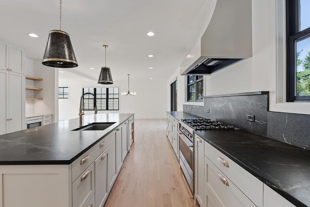 6029 Abbott Avenue S, Edina, MN 55410