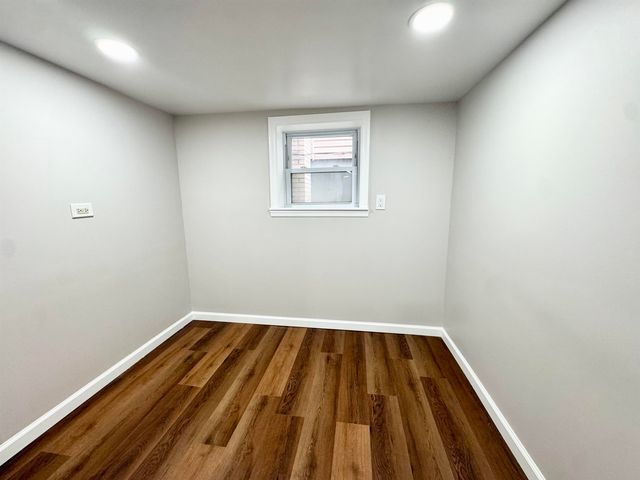 9005 DURHAM AVE, North Bergen, NJ 07047