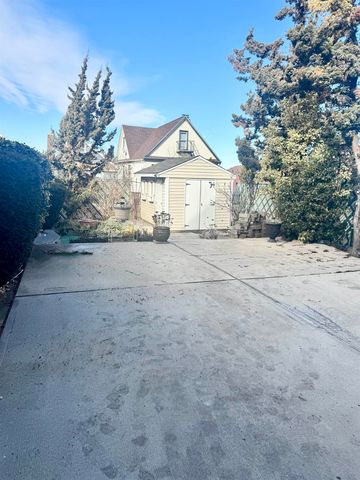 9005 DURHAM AVE, North Bergen, NJ 07047