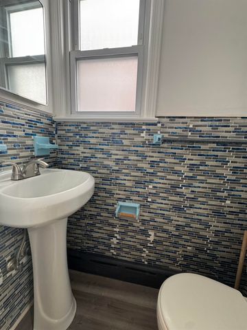 9005 DURHAM AVE, North Bergen, NJ 07047