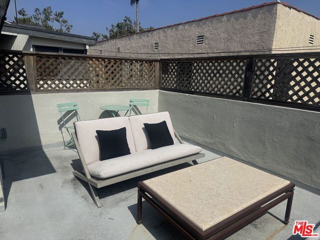 5717 W 2nd Street, Los Angeles, CA 90036