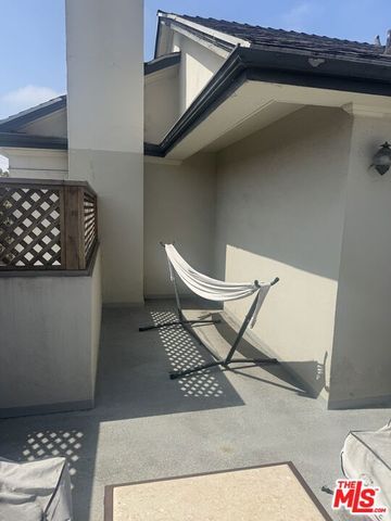 5717 W 2nd Street, Los Angeles, CA 90036