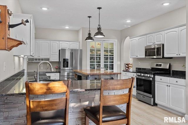 2716 Killarney Road, Springfield, IL 62711