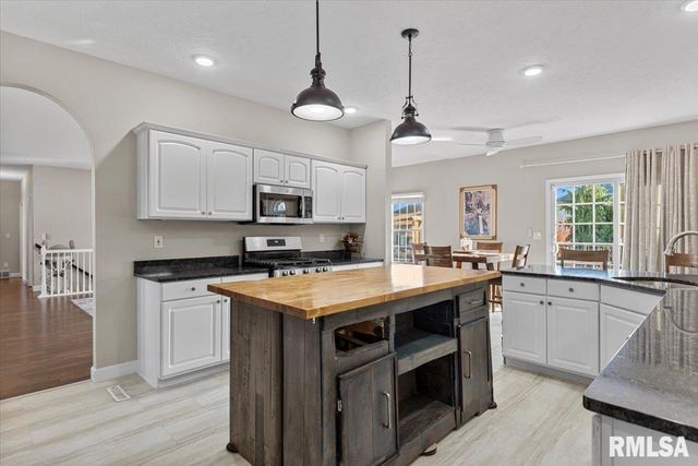 2716 Killarney Road, Springfield, IL 62711