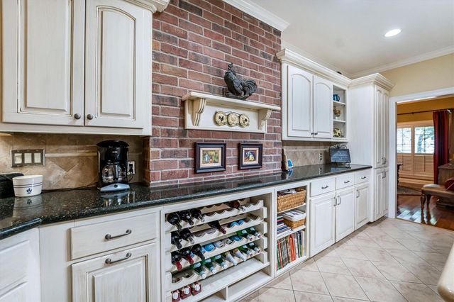 903 Inwood Drive, Huntsville, TX 77340