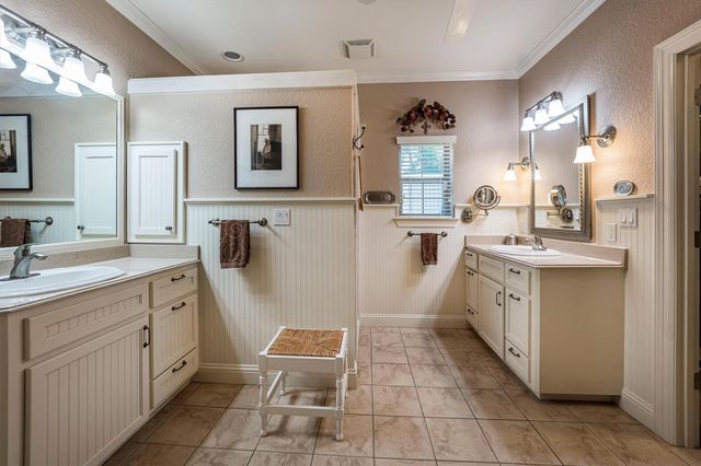 903 Inwood Drive, Huntsville, TX 77340