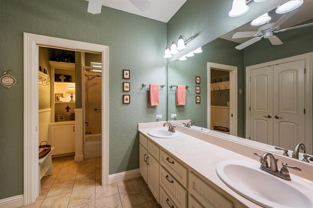 903 Inwood Drive, Huntsville, TX 77340