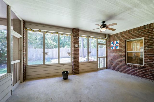 903 Inwood Drive, Huntsville, TX 77340