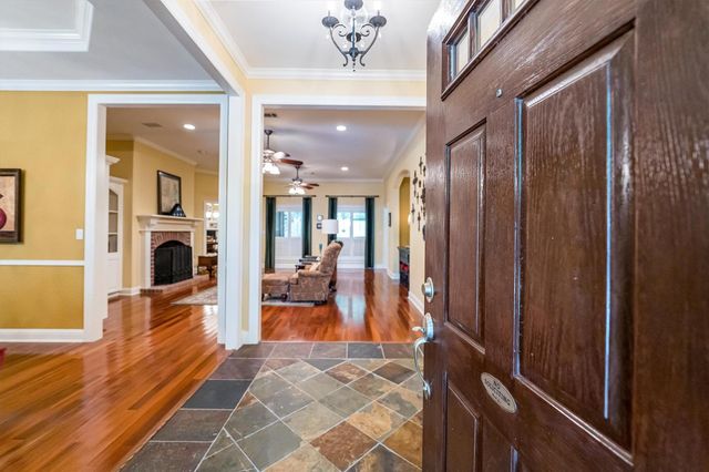 903 Inwood Drive, Huntsville, TX 77340
