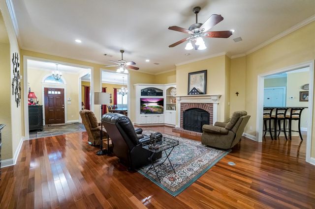 903 Inwood Drive, Huntsville, TX 77340