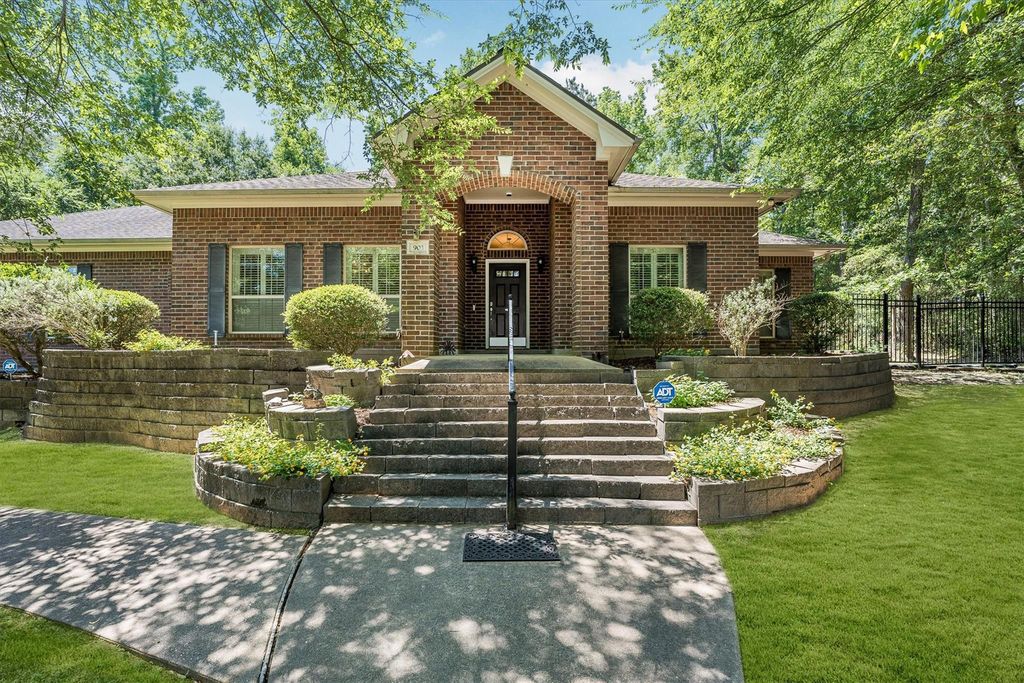 903 Inwood Drive, Huntsville, TX 77340