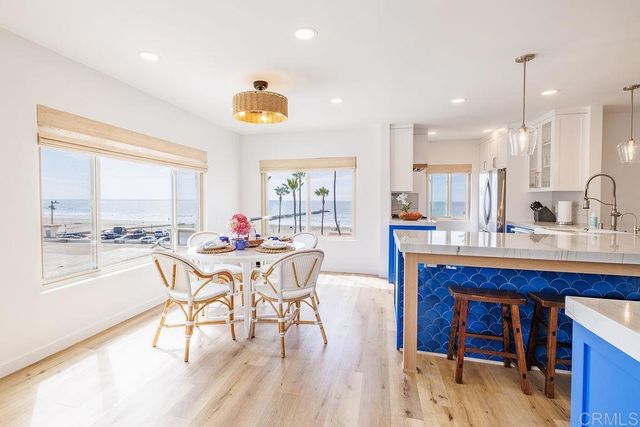 1202 N PACIFIC Street 402A, Oceanside, CA 92054