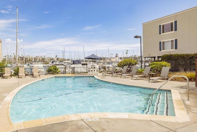 1202 N PACIFIC Street 402A, Oceanside, CA 92054