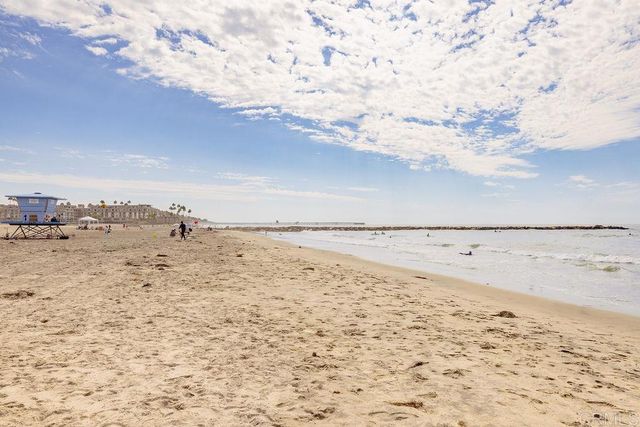 1202 N PACIFIC Street 402A, Oceanside, CA 92054