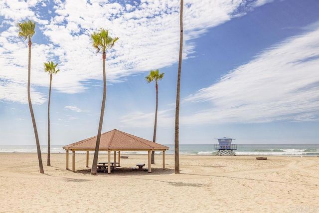 1202 N PACIFIC Street 402A, Oceanside, CA 92054
