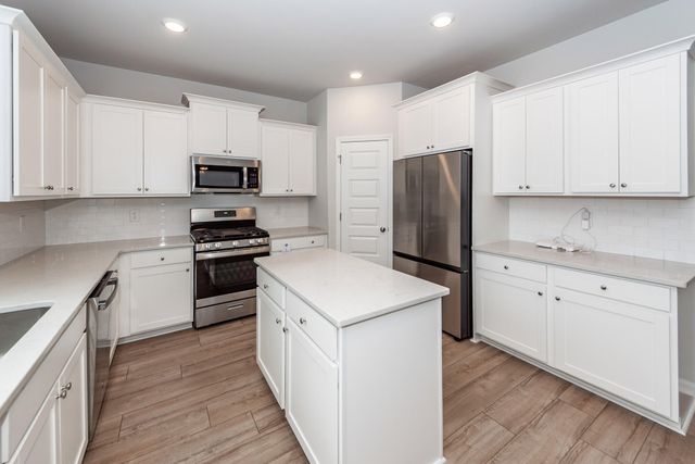 537 Yellow Leaf Lane, Summerville, SC 29486