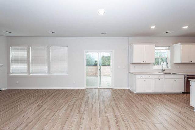 537 Yellow Leaf Lane, Summerville, SC 29486