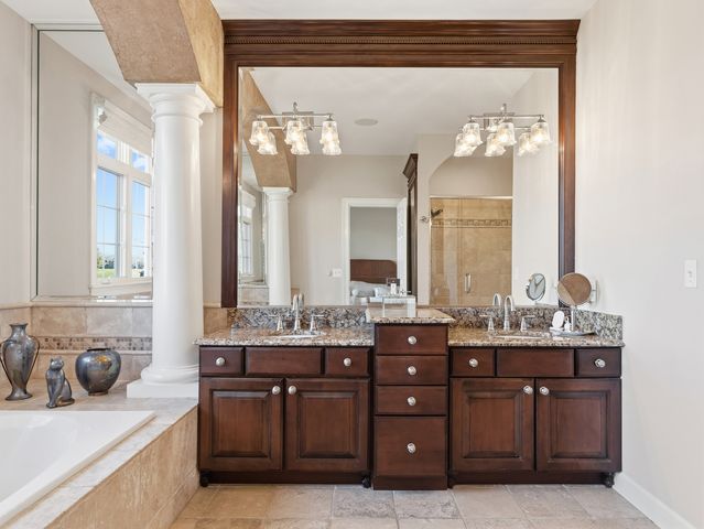 2363 Fawn Lake Circle, Naperville, IL 60564